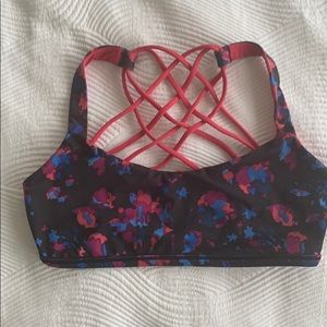 Lululemon free to be sports bra